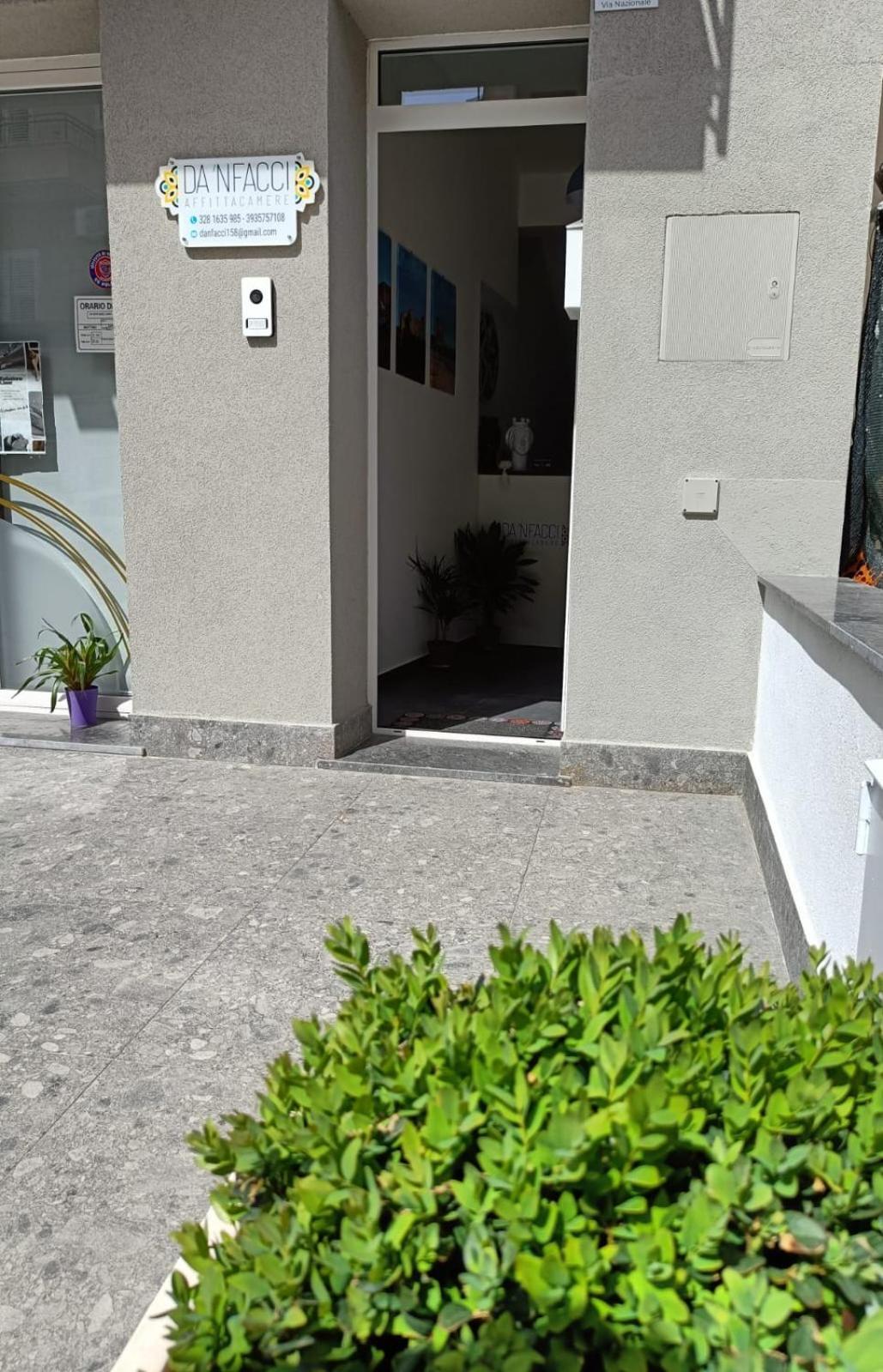 Da 'Nfacci Affittacamere Carini Exteriér fotografie